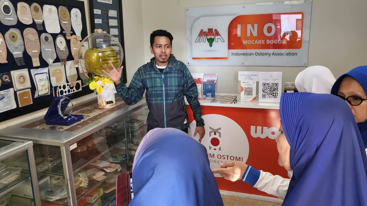 Semangat Sehat dan Kebersamaan: Senam Ceria Ostomate dan Lansia di Taman Sari Persada